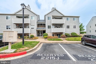 2215 Lowells Glen Rd unit J, Parkville, MD 21234 - photo 3