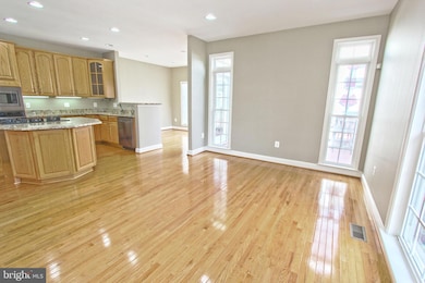 4083 Walnut Cove Cir, Fairfax, VA 22033 - photo 6