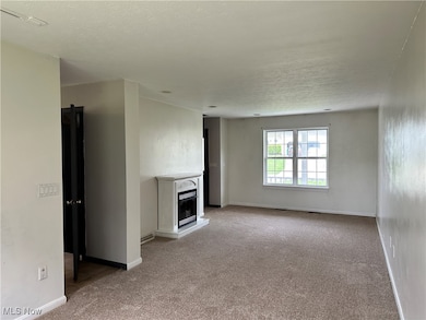 122 Pine Hollow Cir, Chardon, OH 44024 - photo 3