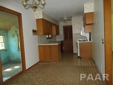 146 Lakeland Dr, Galesburg, IL 61401 - photo 3