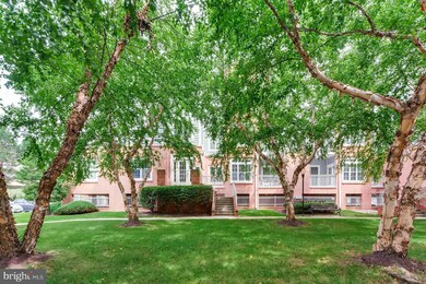 8806 Groffs Mill Dr unit 8806, Owings Mills, MD 21117 - photo 3