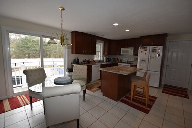 10 Bayberry Cir, Nashua, NH 03062 - photo 4