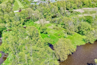 288' of Milwaukee River Frontage