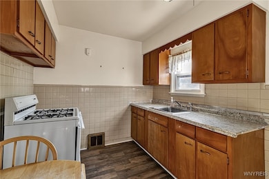 288 Vicksburg Ave, Tonawanda, NY 14150 - photo 6