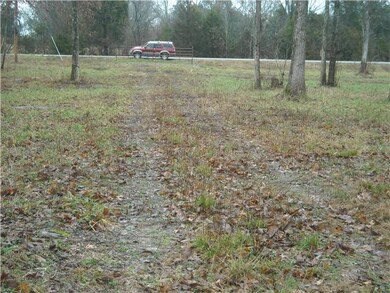 1063 John Lunn Rd, Lewisburg, TN 37091 - photo 7