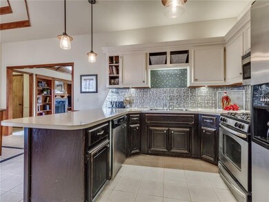 2124 NE 9th St, Moore, OK 73160 - photo 6