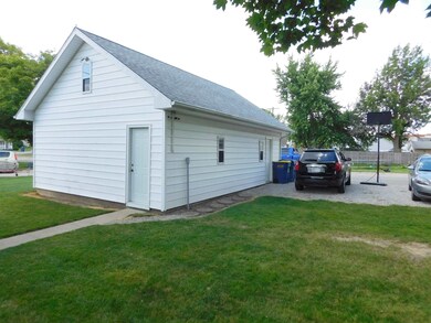 302 S Jefferson St, Ossian, IN 46777 - photo 5