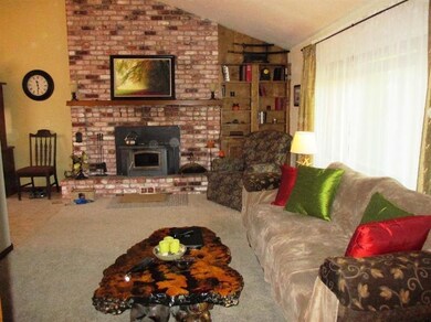 329 7th St, Rogue River, OR 97537 - photo 3