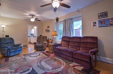 1409 2nd Ave N, Grand Forks, ND 58203 - photo 3