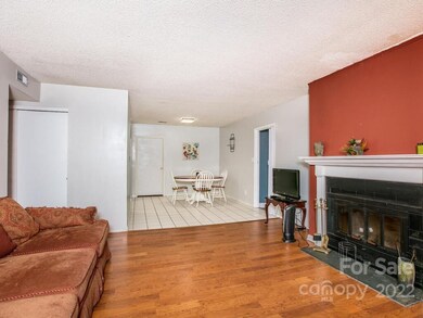 207 Scottlynn Dr, Asheville, NC 28806 - photo 5