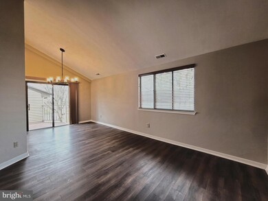 206B Cypress Point Cir unit 206B, Mount Laurel, NJ 08054 - photo 5