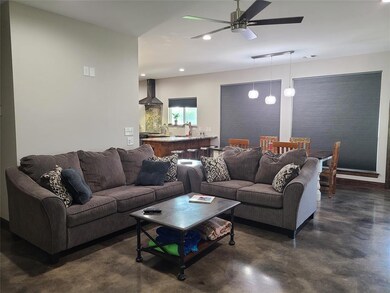 401 Augustus St, Trenton, TX 75490 - photo 2