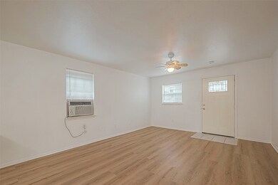 2051 Santa Rosa St unit A, Houston, TX 77023 - photo 3