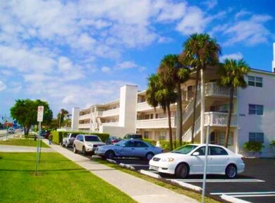 Southbridge Condominiums unit 3110, West Palm Beach, FL 33405 - photo 4