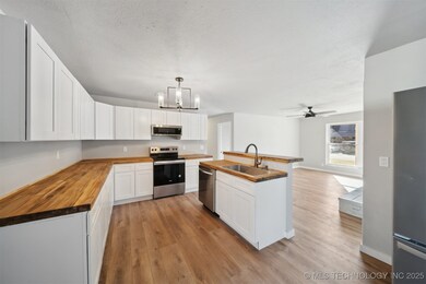 705 SE 14th St, Pryor, OK 74361 - photo 7