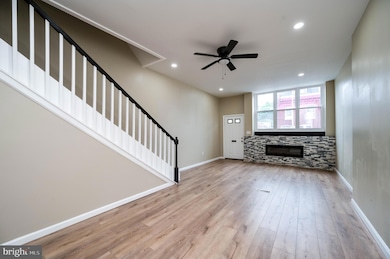 443 Buttonwood St, Reading, PA 19601 - photo 4