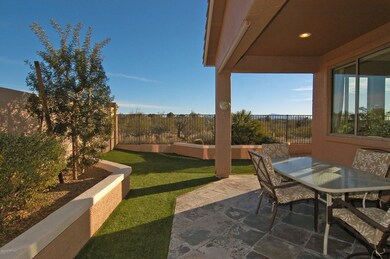Desert & Mtn views!