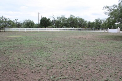 11390 Spring Creek Ln, San Angelo, TX 76904 - photo 4