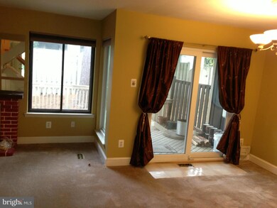 18455 Stone Hollow Dr, Germantown, MD 20874 - photo 4