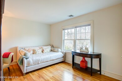 13 Chapel Ln, Riverside, CT 06878 - photo 5