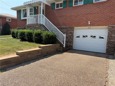 202 Crystal Ln, Weirton, WV 26062 - photo 4