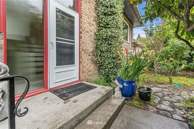 8707 Maple Ln, Edmonds, WA 98026 - photo 5