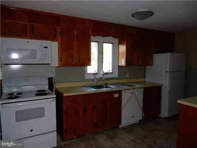 903 Cedar St, Riverton, NJ 08077 - photo 5