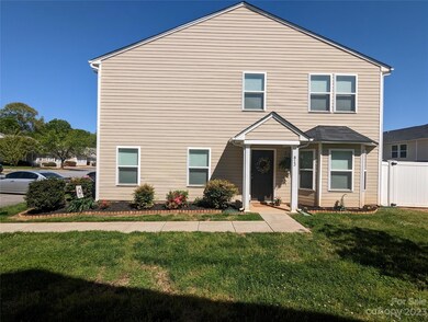 813 Ranchero St, Statesville, NC 28677 - photo 4