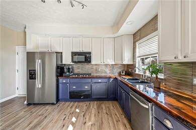 501 Cobblestone Ct, Wadsworth, OH 44281 - photo 5