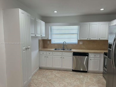 208 SW 2nd Ave, Hallandale Beach, FL 33009 - photo 3