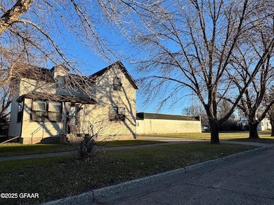 104 Mountain St W, Cavalier, ND 58220 - photo 3