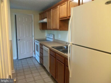 301 Palmspring Dr unit 9-4, Gaithersburg, MD 20878 - photo 2