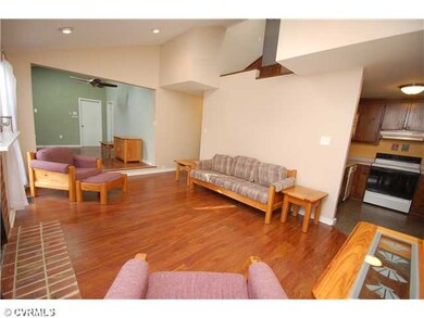 Den/Family/Great Room - Centrally located family r