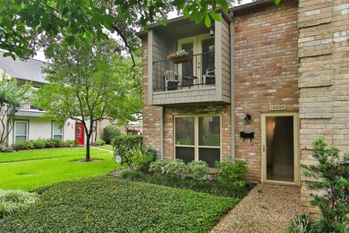 10260 Longmont Dr unit 5, Houston, TX 77042 - photo 2