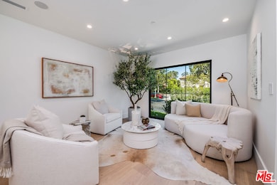 707 N Crescent Dr, Beverly Hills, CA 90210 - photo 5