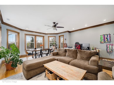 1462 W Warner Ave unit 3E, Chicago, IL 60613 - photo 4