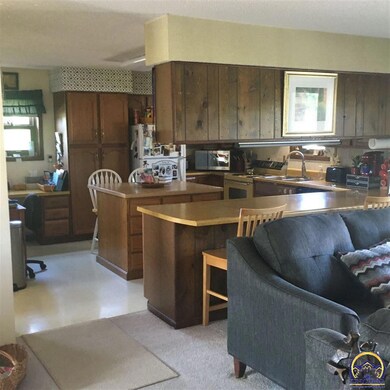 3420 SW Clarhan Rd, Topeka, KS 66614 - photo 4