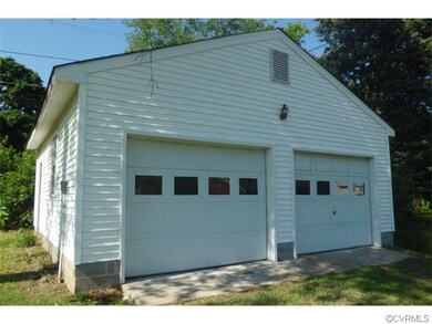 Detached 2 car garage with power