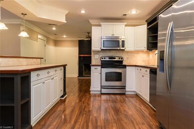 Stainless steel appliances that stay