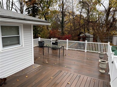 72 Wharf Rd, Warwick, RI 02889 - photo 3