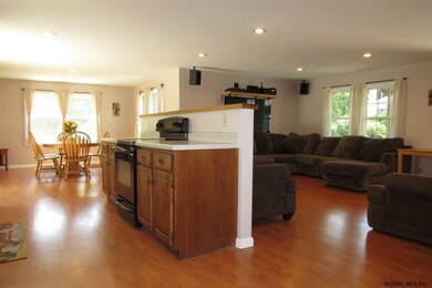 201 N Amherst Ave, Schenectady, NY 12304 - photo 7