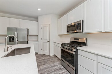 333 Langeland St, Oregon, WI 53575 - photo 6