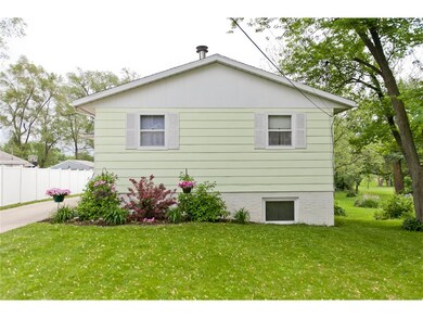 2623 Fruitland Blvd SW, Cedar Rapids, IA 52404 - photo 2