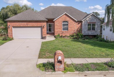Nixa House 002