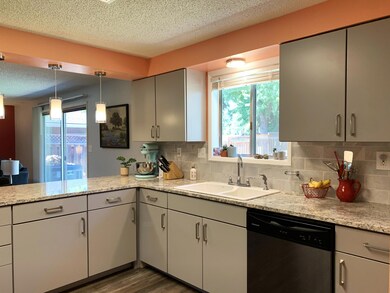 1981 Camellia Ave, Medford, OR 97504 - photo 4