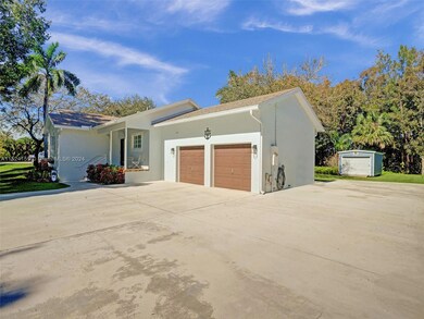 11325 Earnest Blvd, Davie, FL 33325 - photo 5