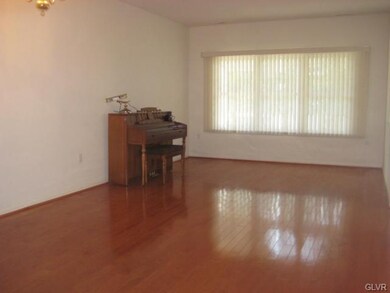 2621 Terrwood Dr W unit 5, Macungie, PA 18062 - photo 4