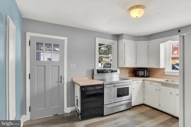 60 N 8th St, Lemoyne, PA 17043 - photo 7