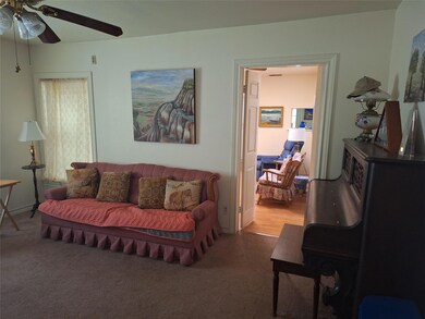 416 S Lindsay St, Gainesville, TX 76240 - photo 2