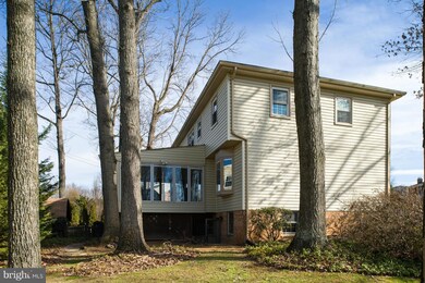 9420 Wareham Ct, Vienna, VA 22180 - photo 3